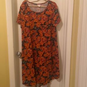 Like new LuLaRoe, orange and red Carly